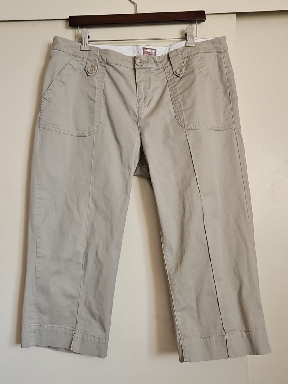 Avenue Signature Chino Capri Pants Stonewashed Beige Softeness Size 14